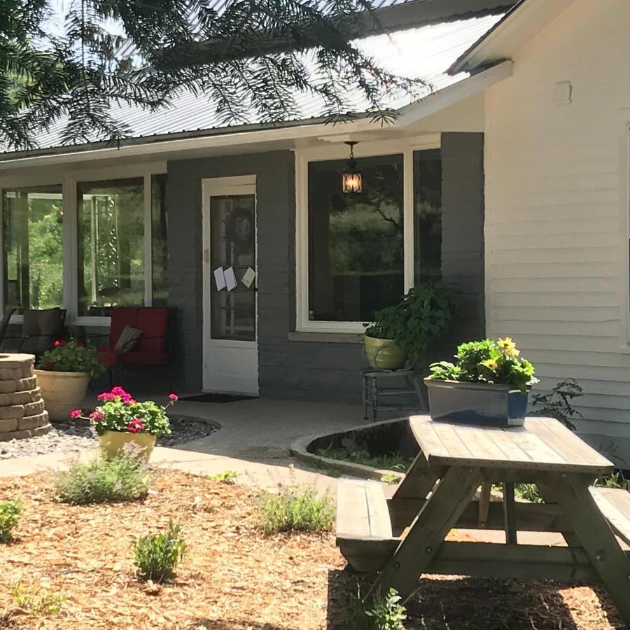 אמפייר The Cottonwood Inn B&B מראה חיצוני תמונה